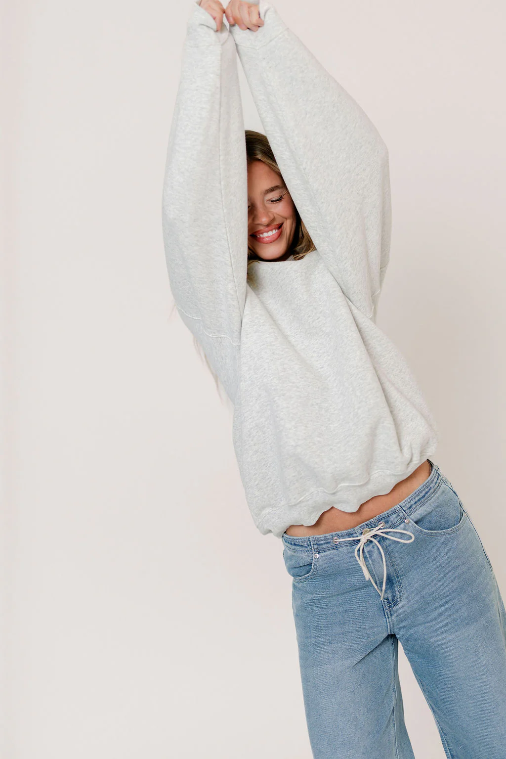 Airport 100% Cotton Sweatshirt in Pearl Gray - Image 5