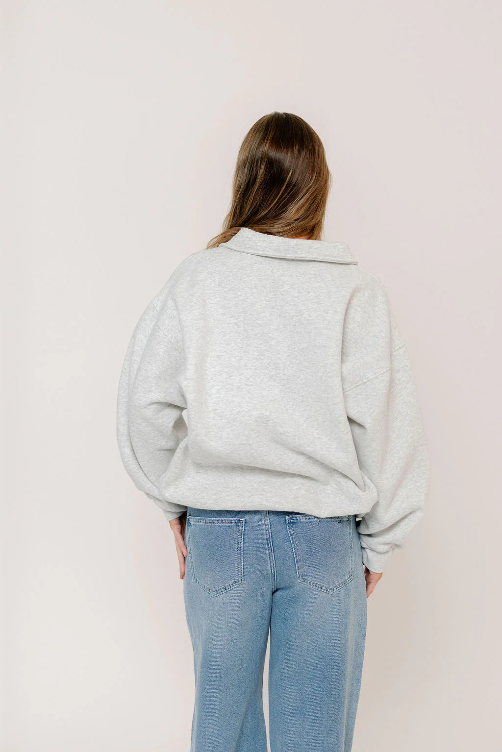 Airport 100% Cotton Sweatshirt in Pearl Gray - Image 9