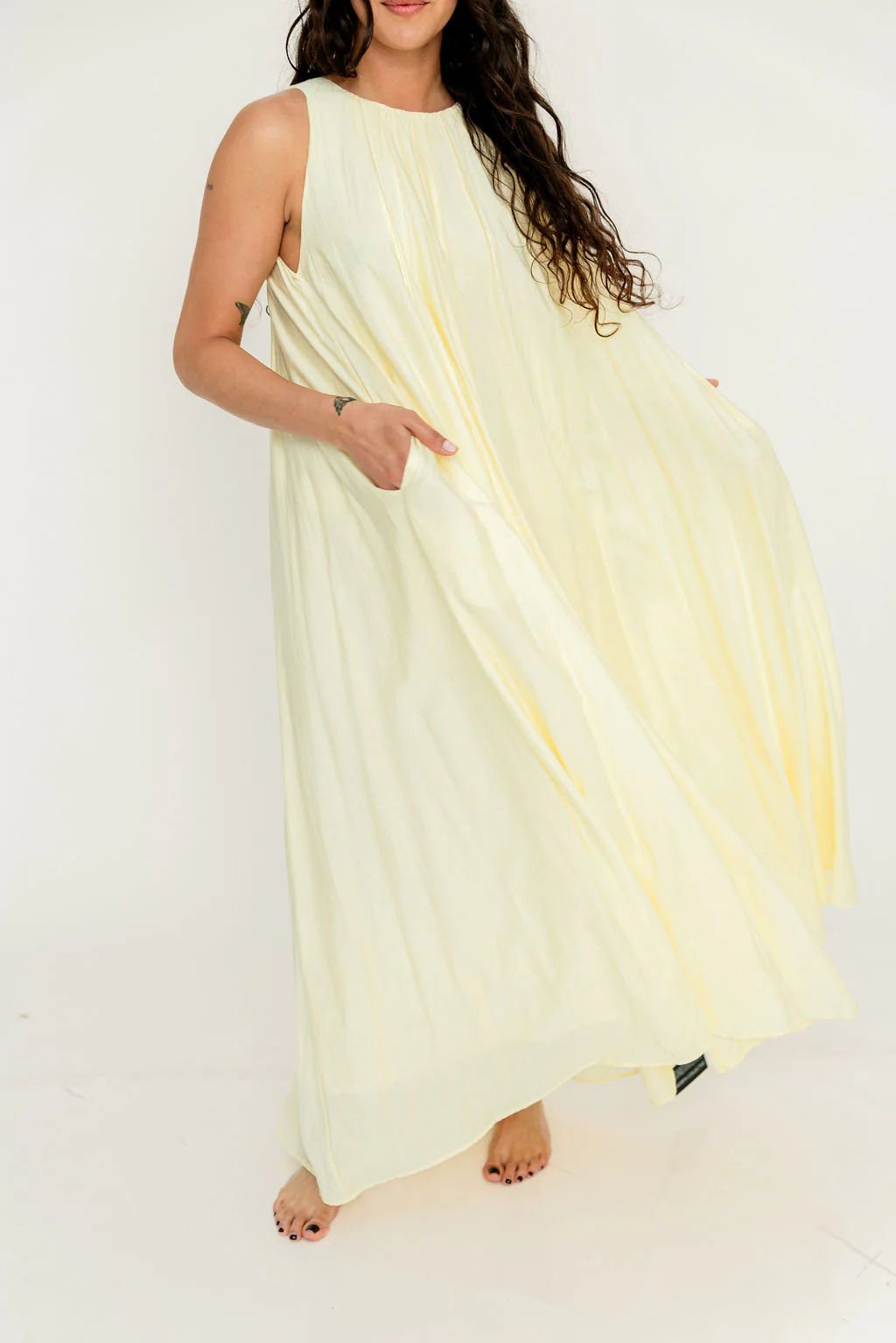 Becca Maxi Dress in Pale Yellow - Bump Friendly - Image 37