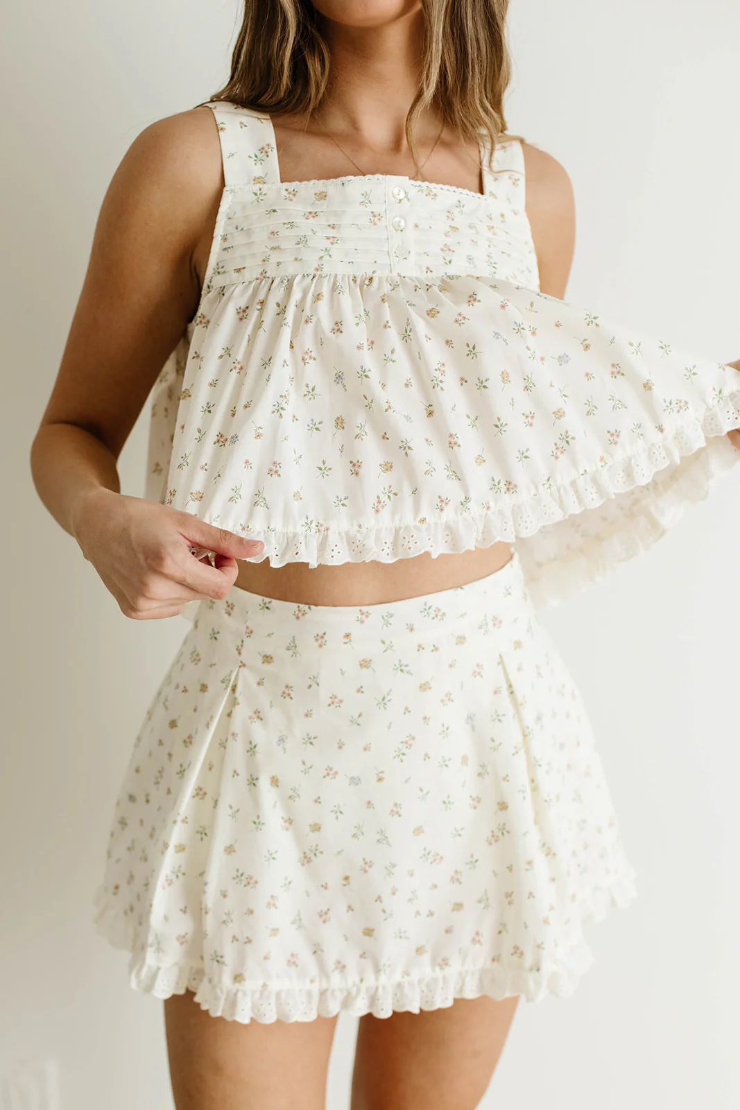 Brielle 100% Cotton Floral Ruffle Lace Trim Top and Skort Set in Cream - Image 7