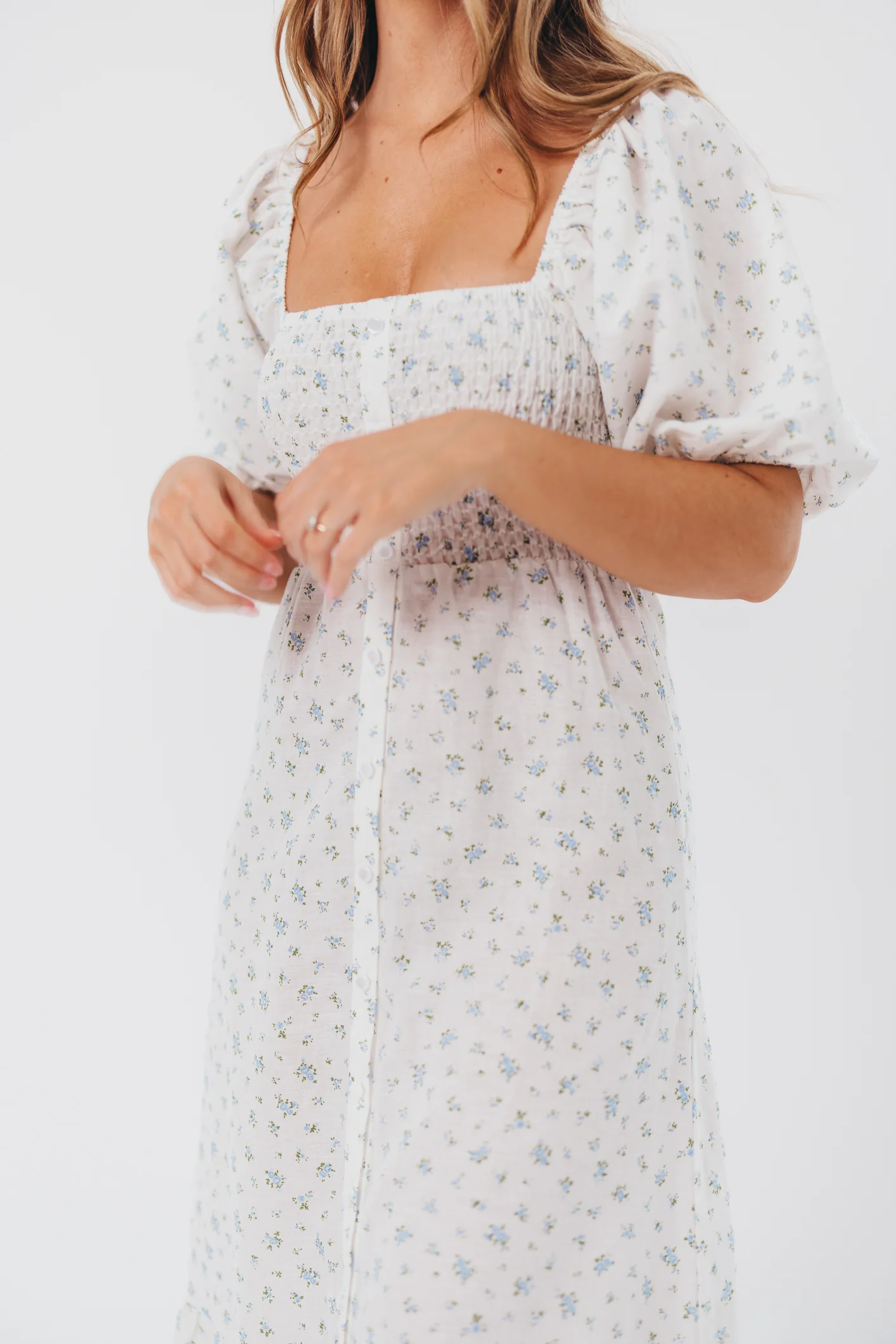 Daisy Maxi Dress in White/Blue Floral - Image 18