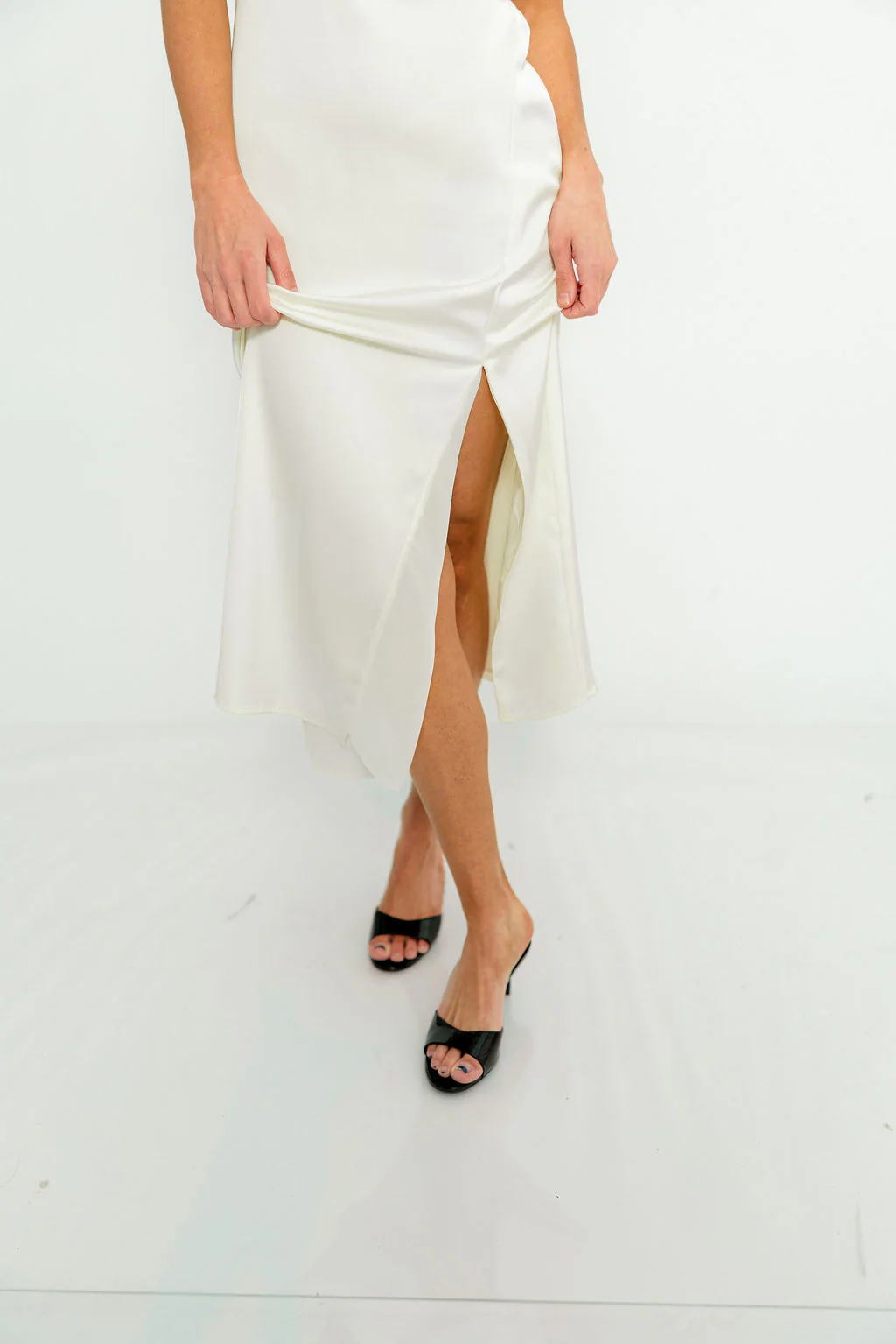 Suzanne Flutter Sleeve Midi Dress in Cream - Image 8