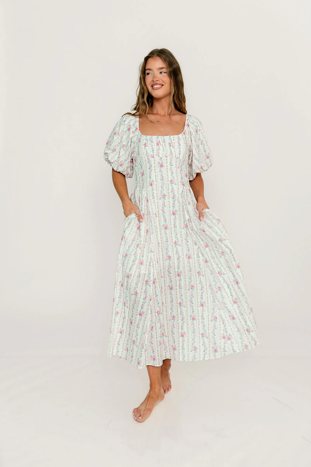 Eliana Floral Puff Sleeve Midi Dress in Coral/Pink - Image 2