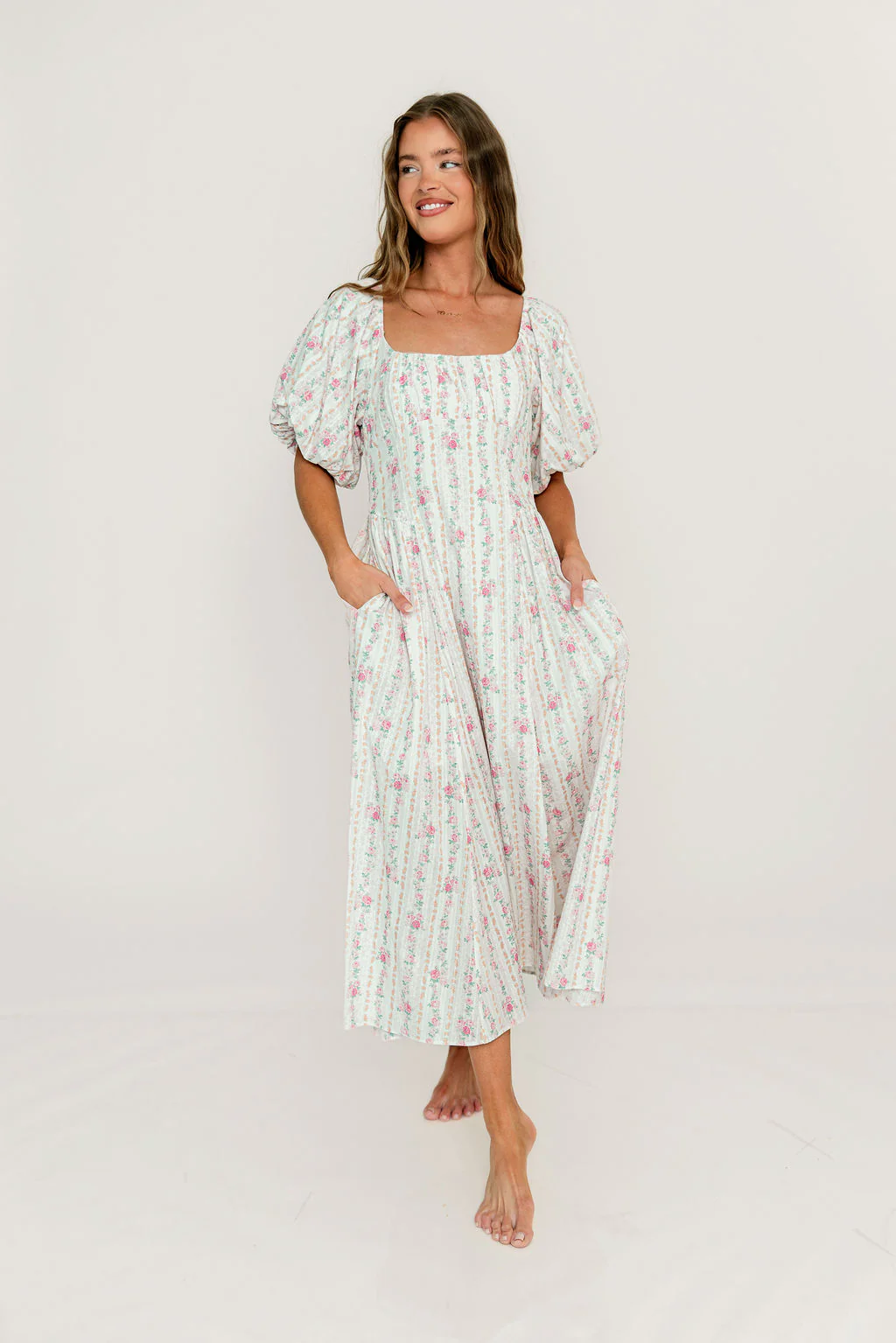 Eliana Floral Puff Sleeve Midi Dress in Coral/Pink - Image 4