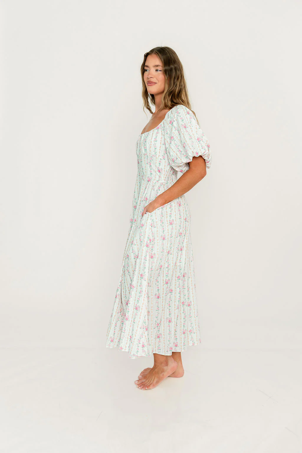 Eliana Floral Puff Sleeve Midi Dress in Coral/Pink - Image 5