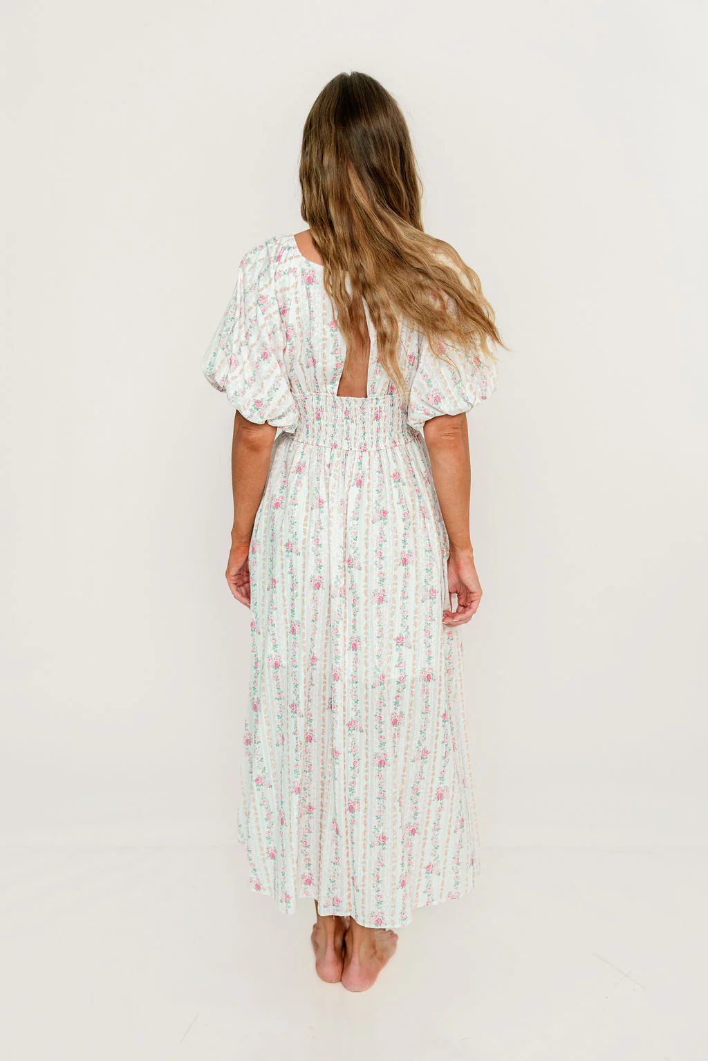 Eliana Floral Puff Sleeve Midi Dress in Coral/Pink - Image 7