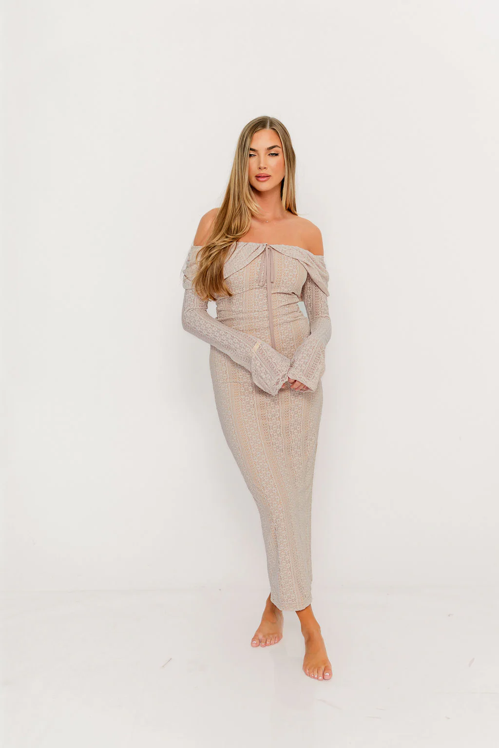 Ella Lace Maxi Dress in Dusty Mauve - Image 4