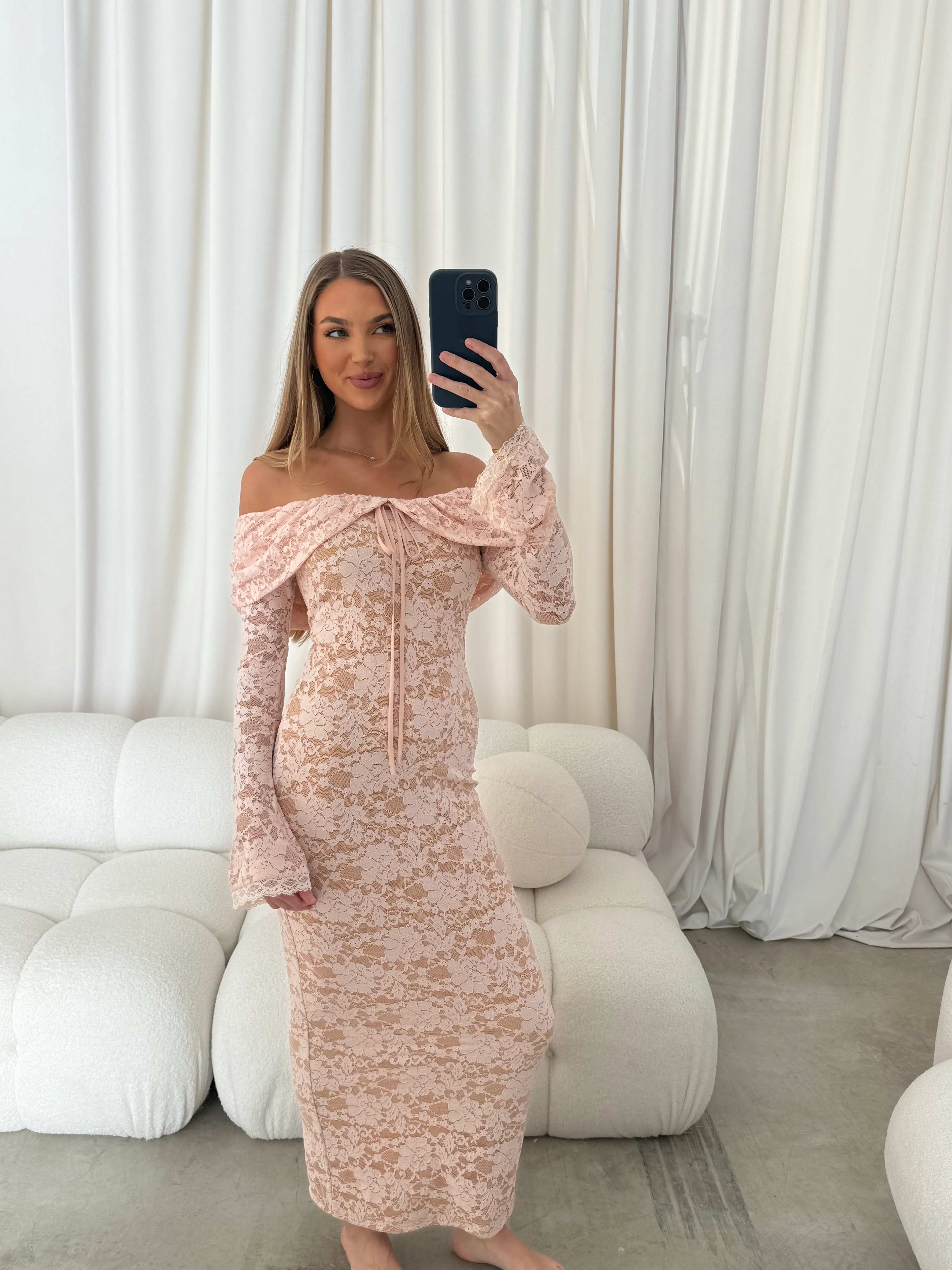 Ella Lace Maxi Dress in Pale Pink - Image 23