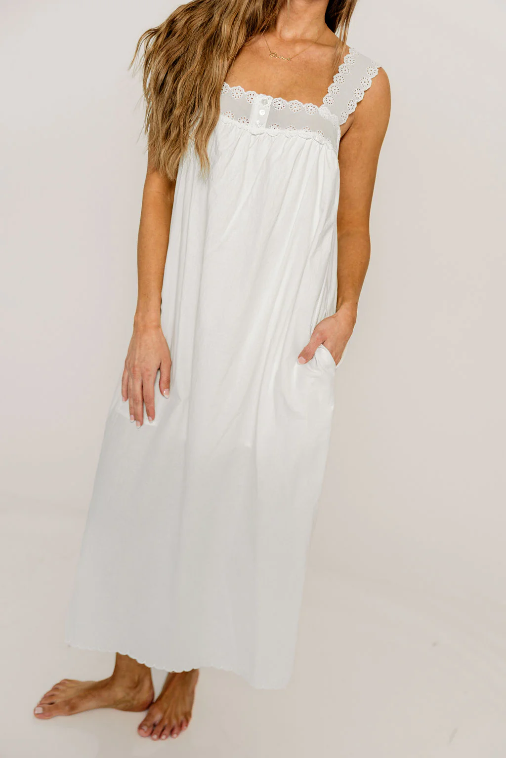 Evelina Scallop Edge Maxi Dress in Ivory - Image 4