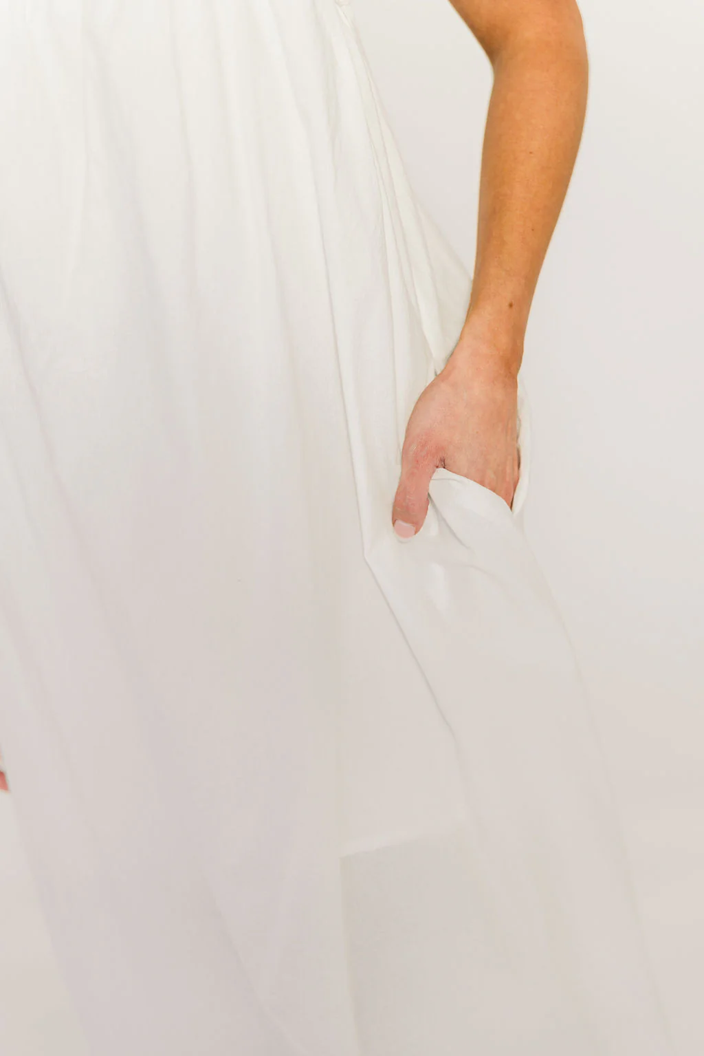 Evelina Scallop Edge Maxi Dress in Ivory - Image 6