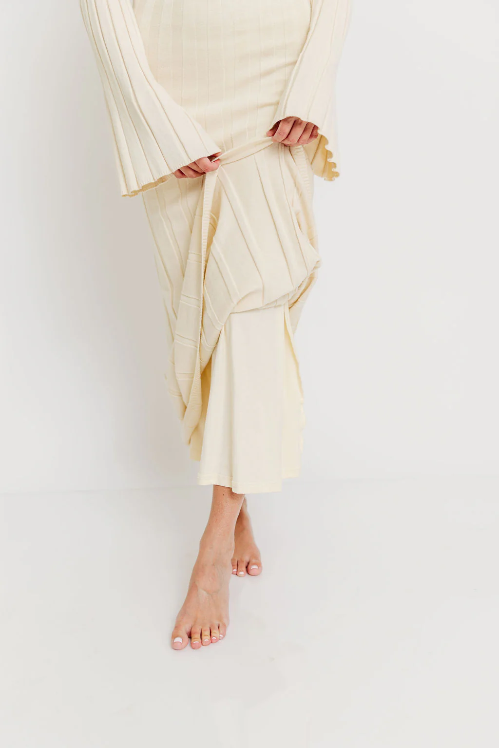 Evella Maxi Dress in Cream - Bump Friendly & Inclusive Sizing - Image 4