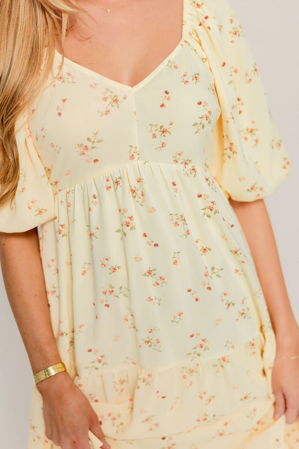Jules Floral Print Bubble Sleeve Tiered Maxi Dress in Light Yellow - Image 4