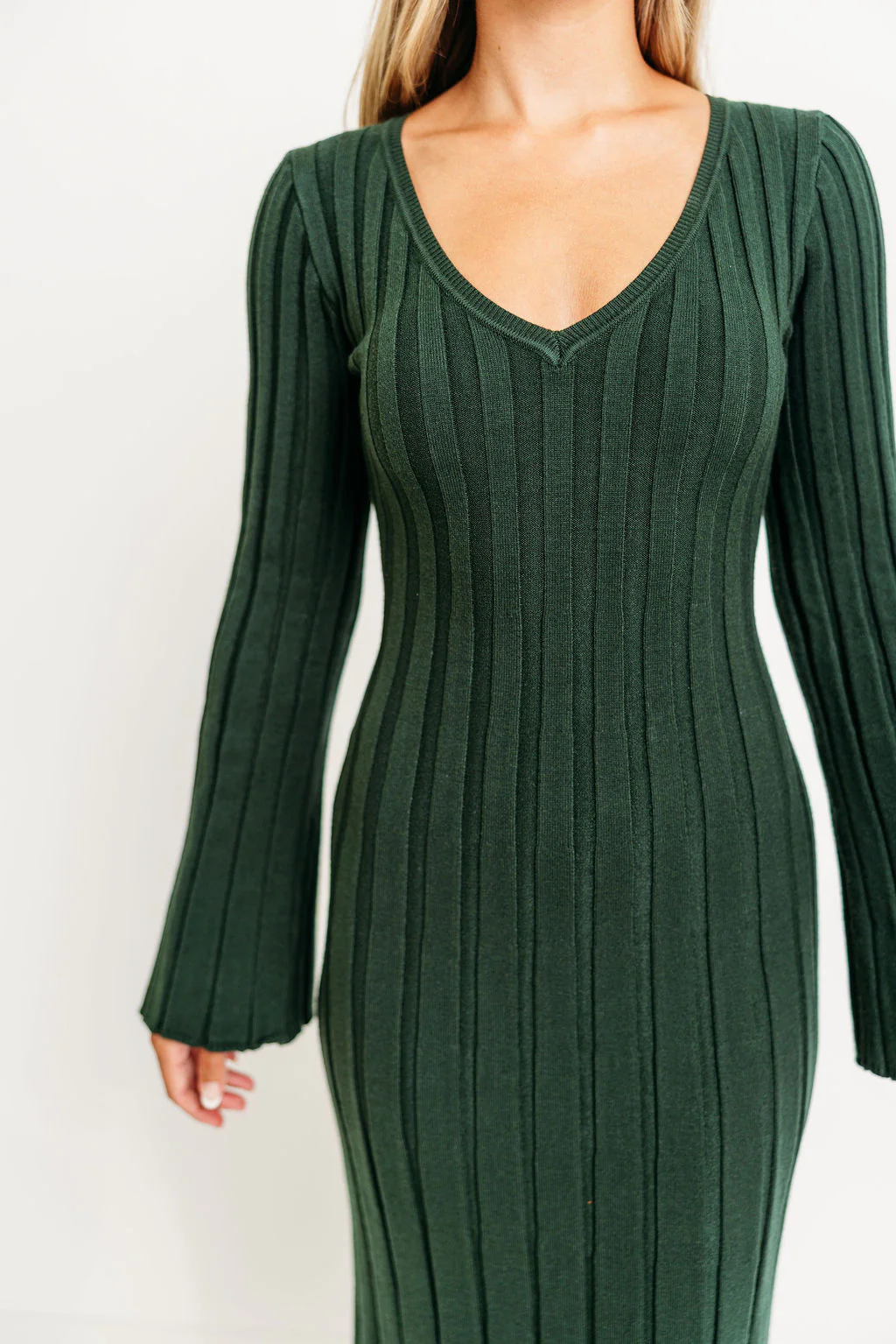 Hearth V-Neck Maxi Dress in Evergreen - Bump Friendly *Final Sale* - Image 8