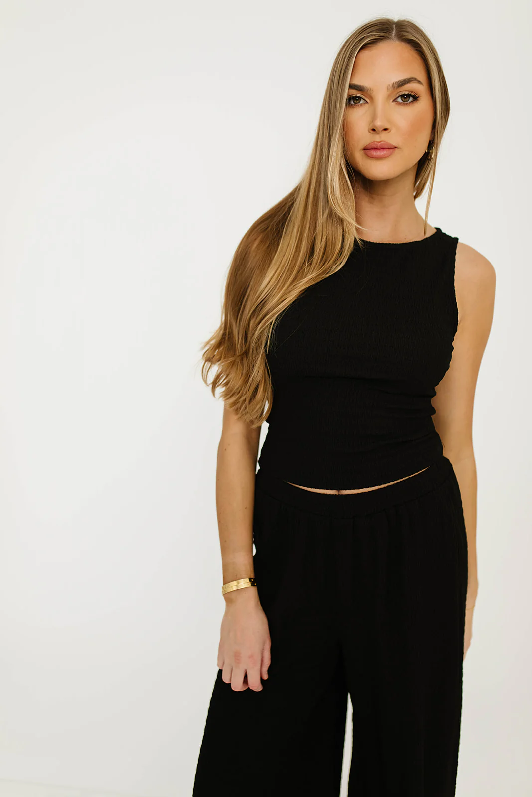 Honey Textured Set in Black - Image 7
