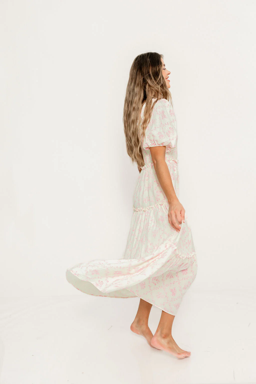Karolyn Antique Puff Sleeve Tiered Maxi Dress in Pink - Image 3