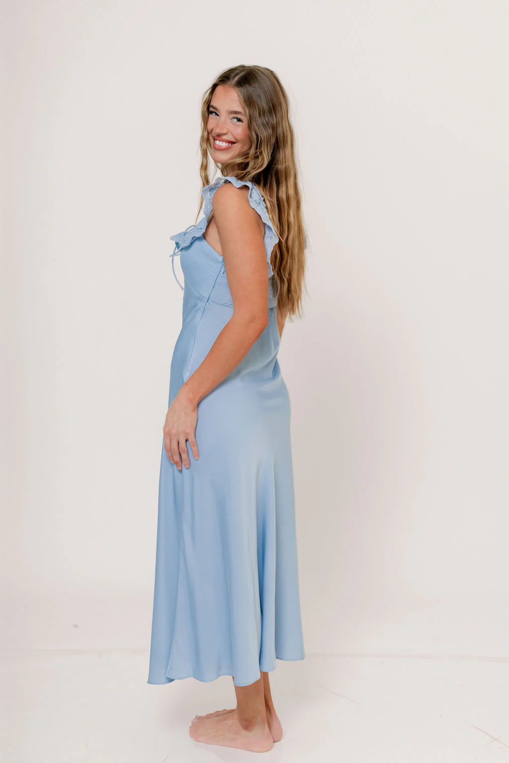 ASTR Makiya Midi Dress in Blue - Image 4