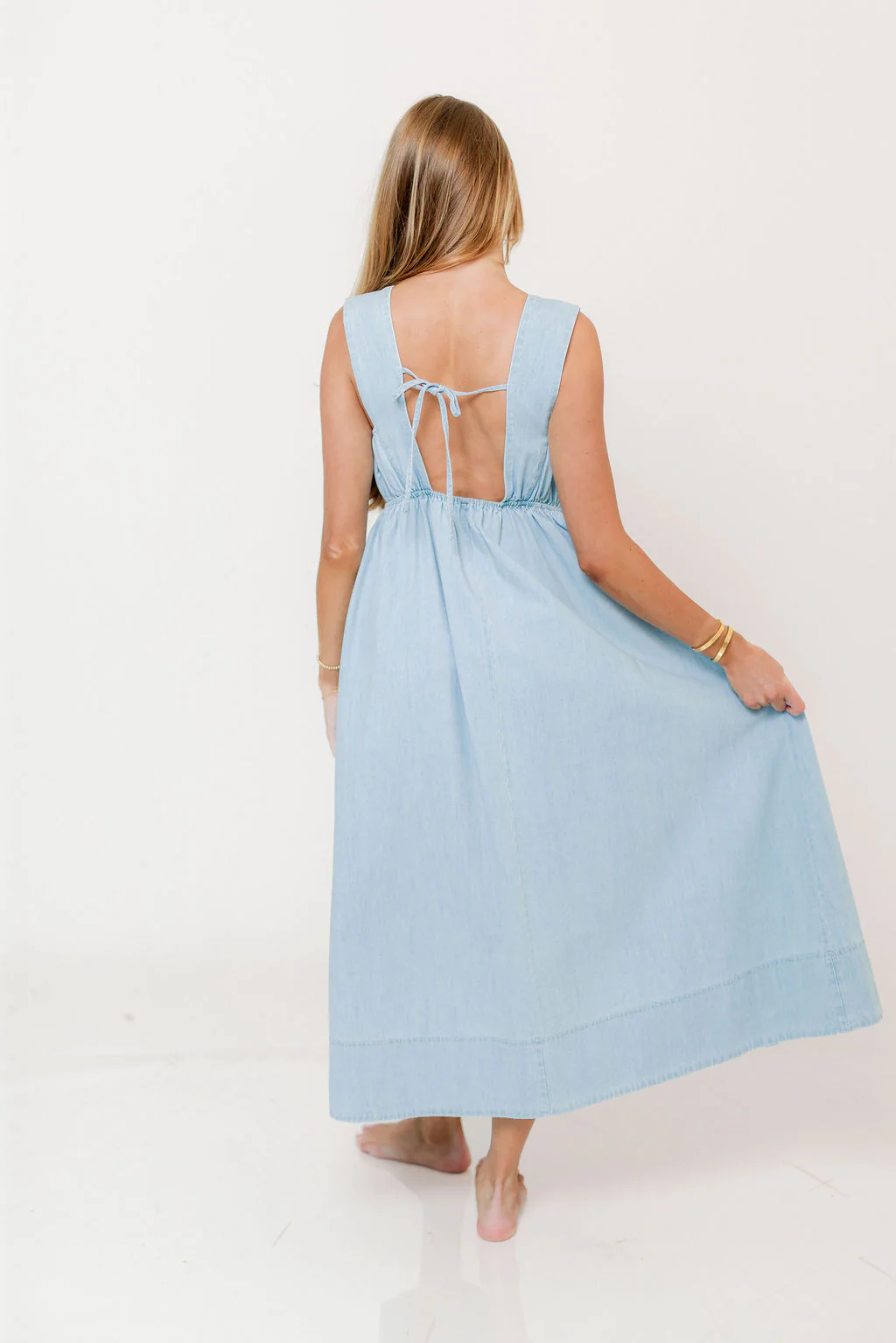 Jaylan 100% Cotton Chambray Maxi Dress in Light Blue - Image 6