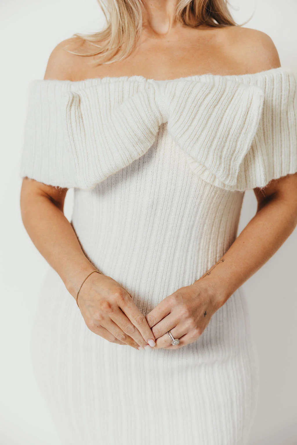 Aston Bow Front Maxi Sweater Dress in Ivory – Bump Friendly & Inclusive Sizing (S-3XL) - Image 4