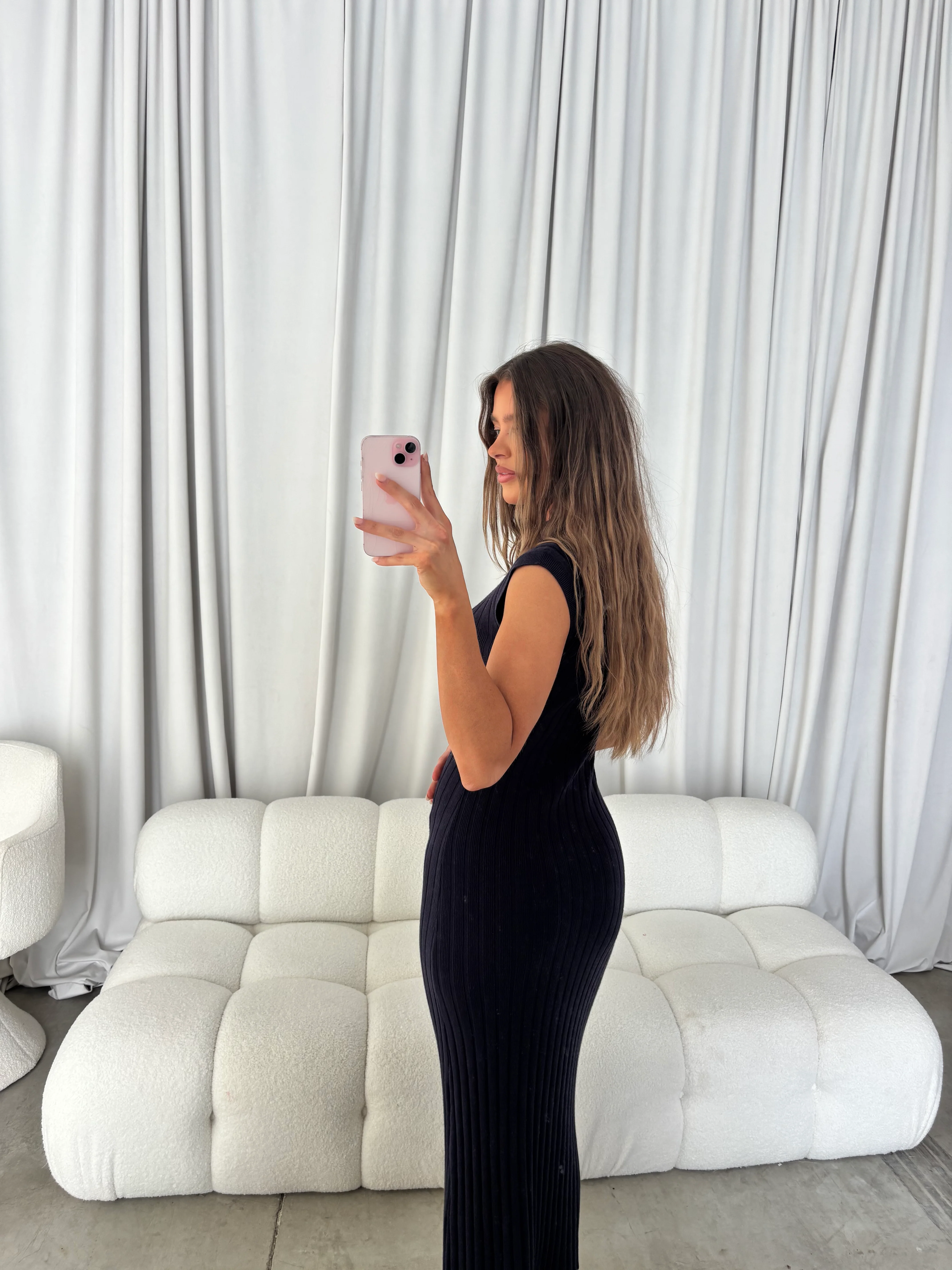 Julia Rib-Knit Maxi Dress in Navy - Image 4
