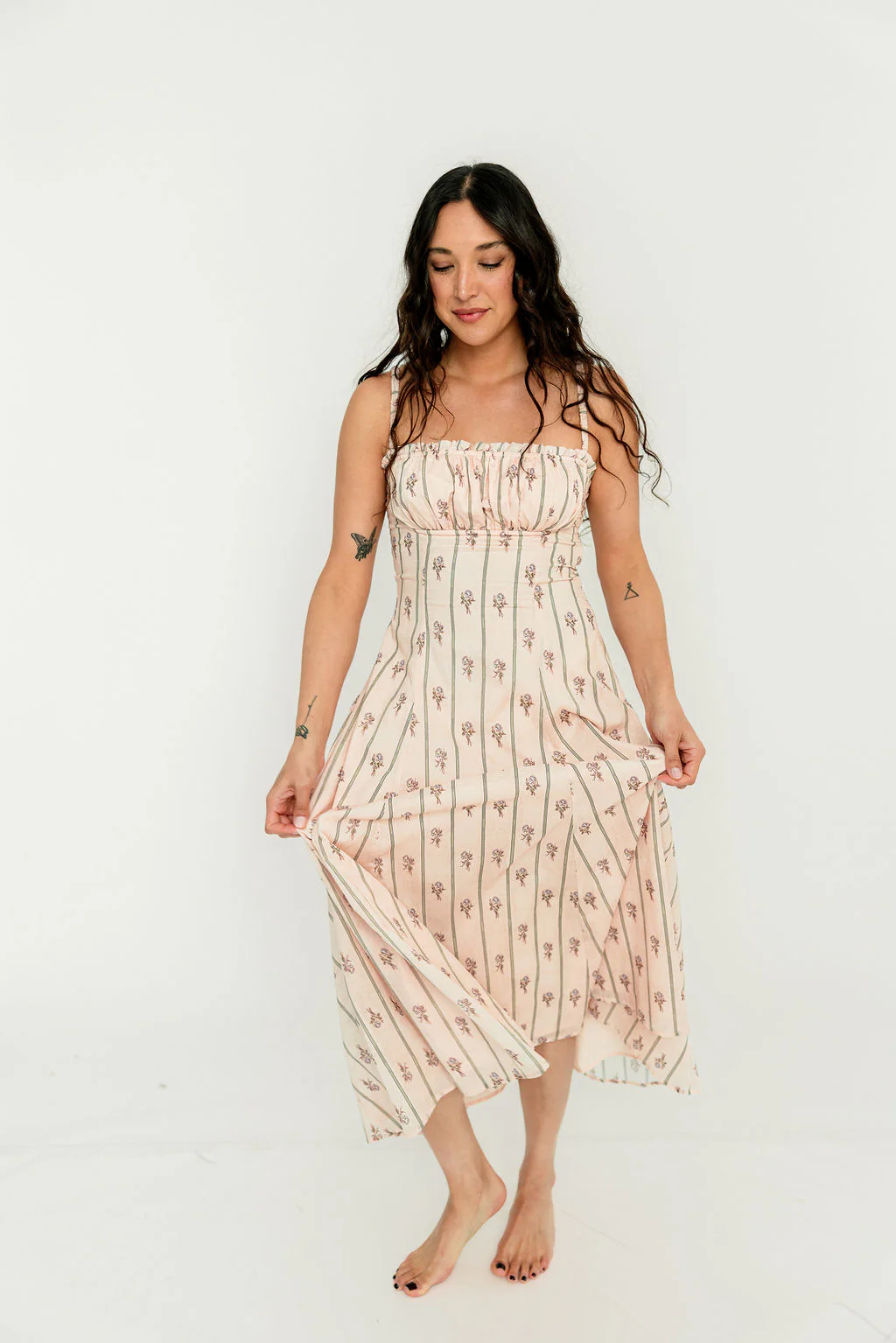 Lynlee Wallpaper Floral Print Midi Dress in Rose - Image 4