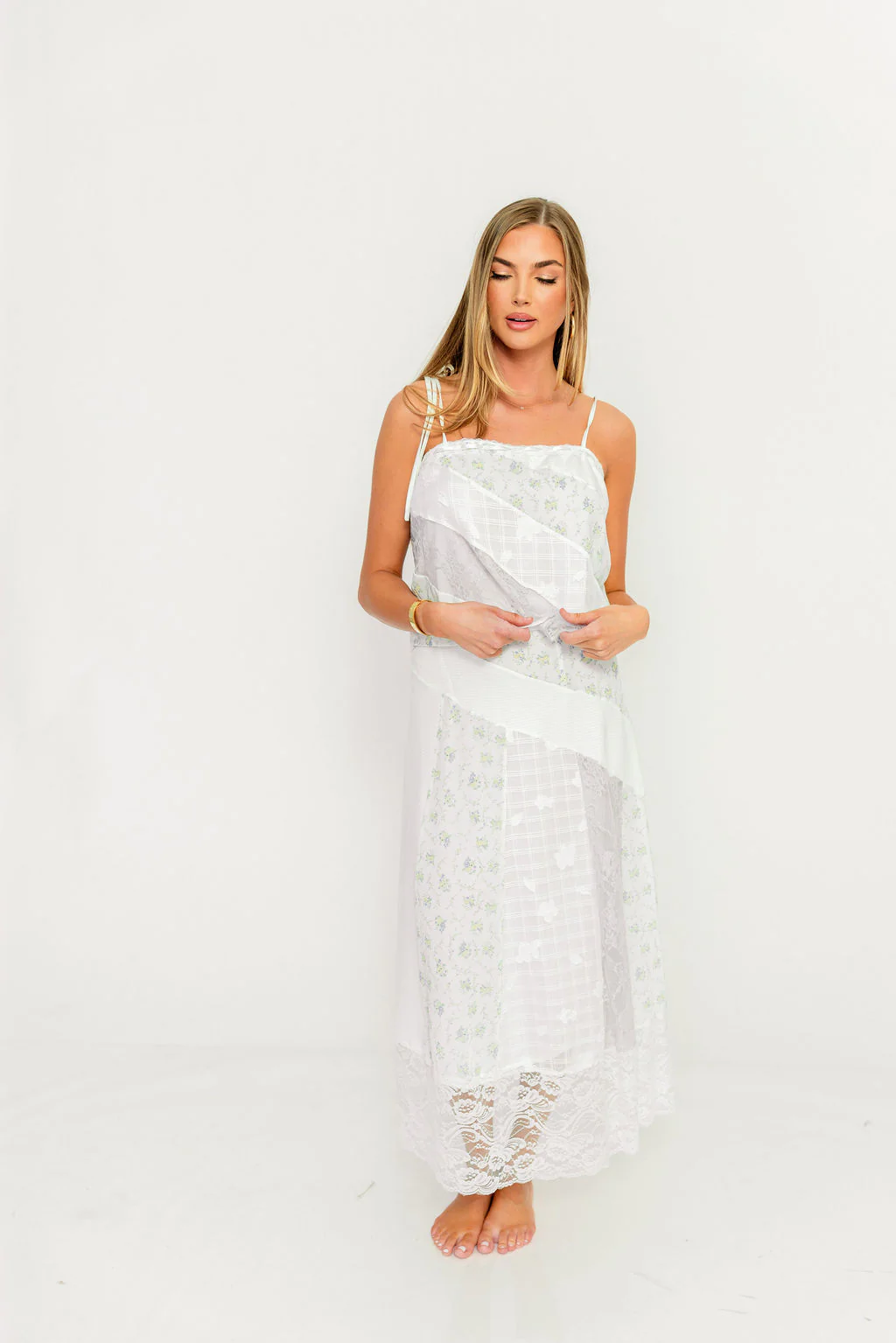Kelsey Floral and Lace Top in Ivory/Blue - Image 2