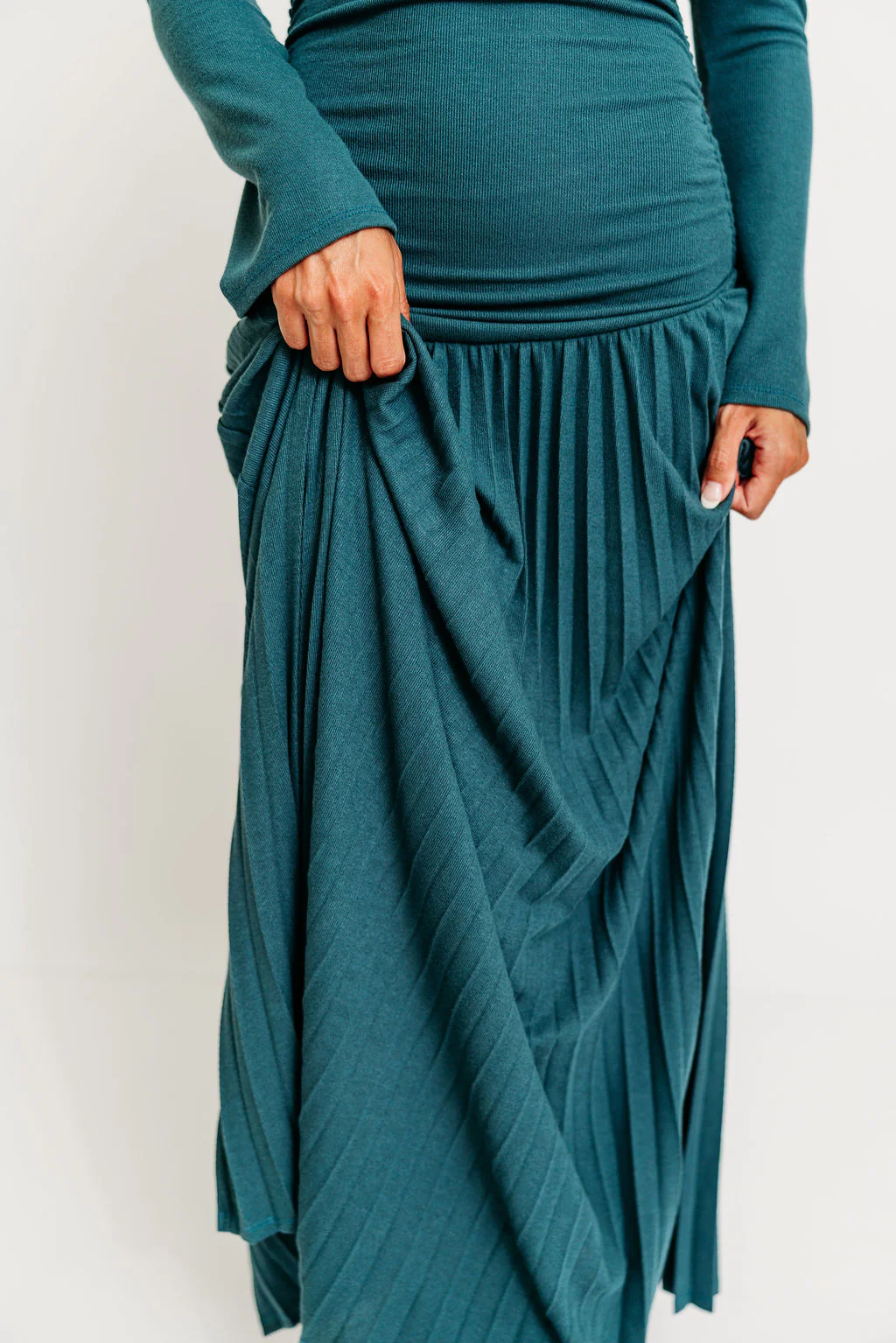 Lennox Long Sleeve Maxi Dress in Green- Bump Friendly *Final Sale* - Image 13