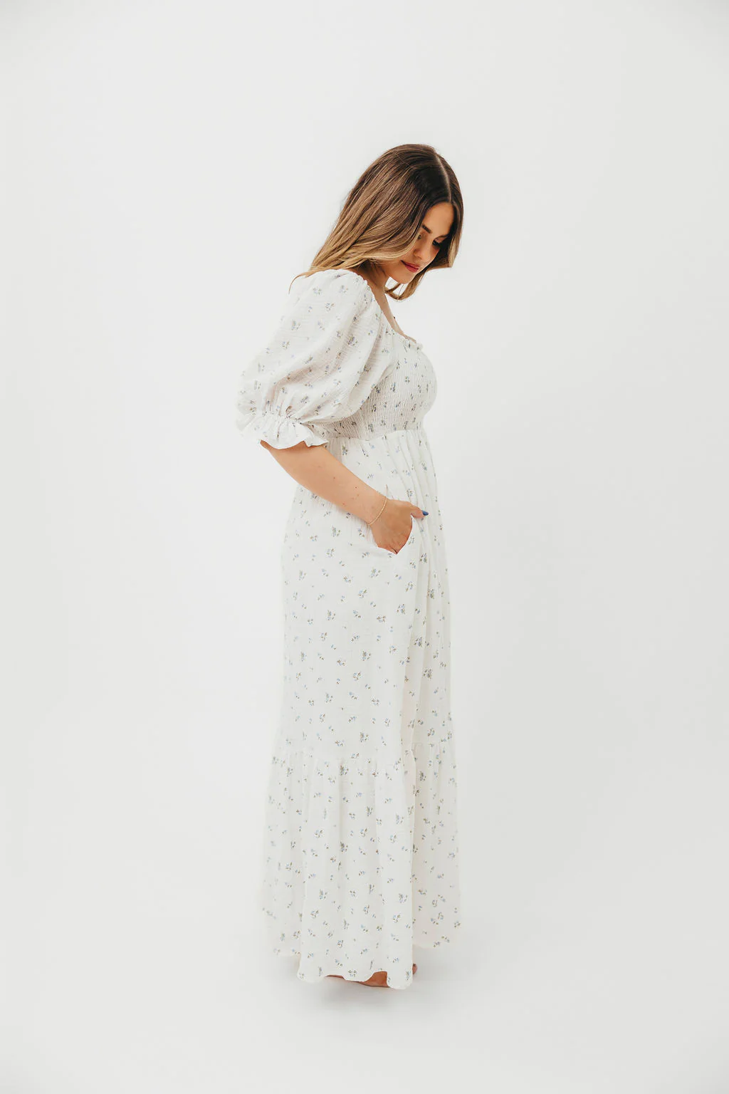 Livvy 100% Cotton Maxi Dress in Off-White / Blue Floral - Bump Friendly & Inclusive Sizing - Image 23