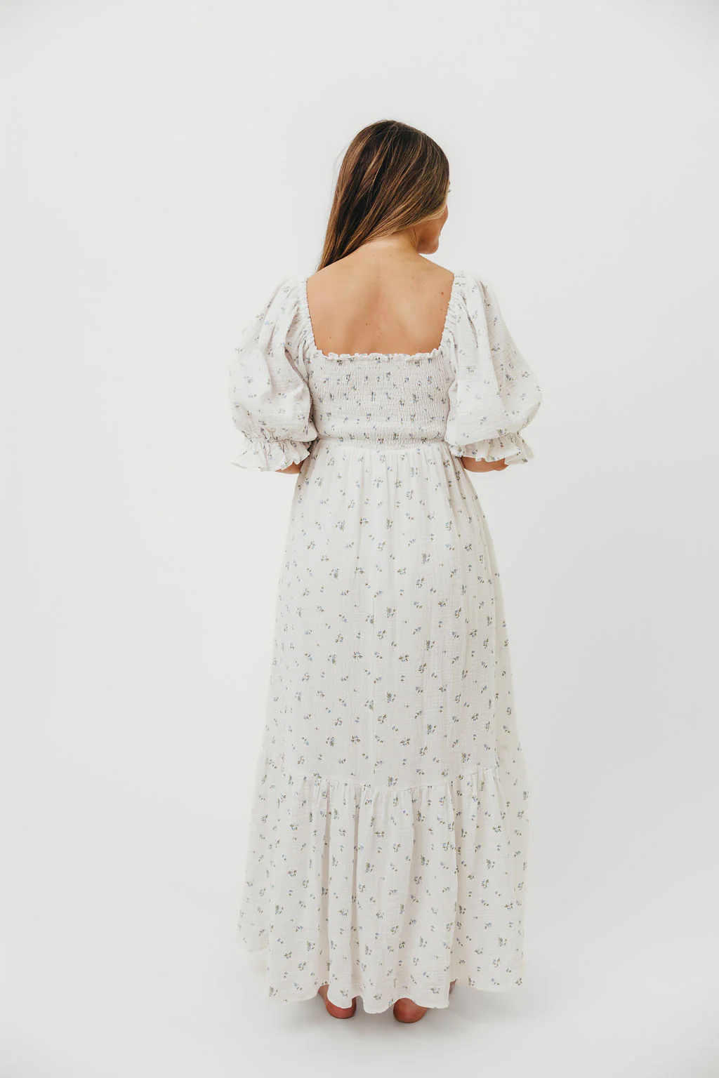 Livvy 100% Cotton Maxi Dress in Off-White / Blue Floral - Bump Friendly & Inclusive Sizing - Image 24