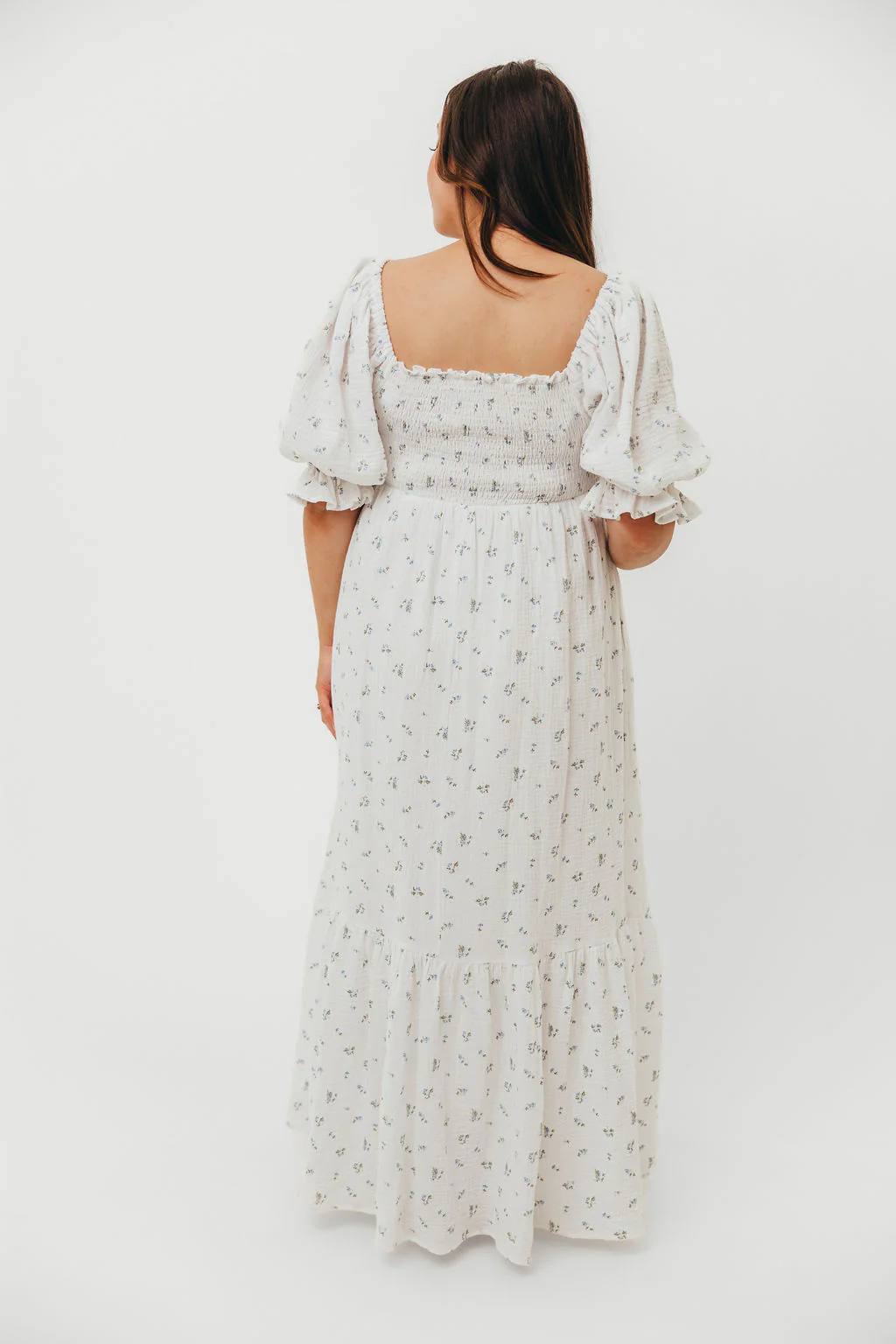 Livvy 100% Cotton Maxi Dress in Off-White / Blue Floral - Bump Friendly & Inclusive Sizing - Image 26