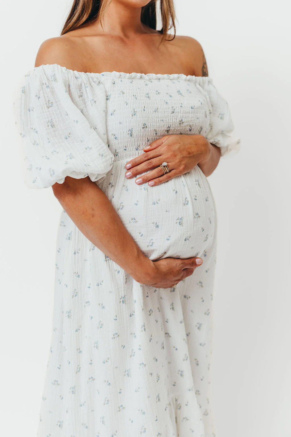 Livvy 100% Cotton Maxi Dress in Off-White / Blue Floral - Bump Friendly & Inclusive Sizing - Image 33