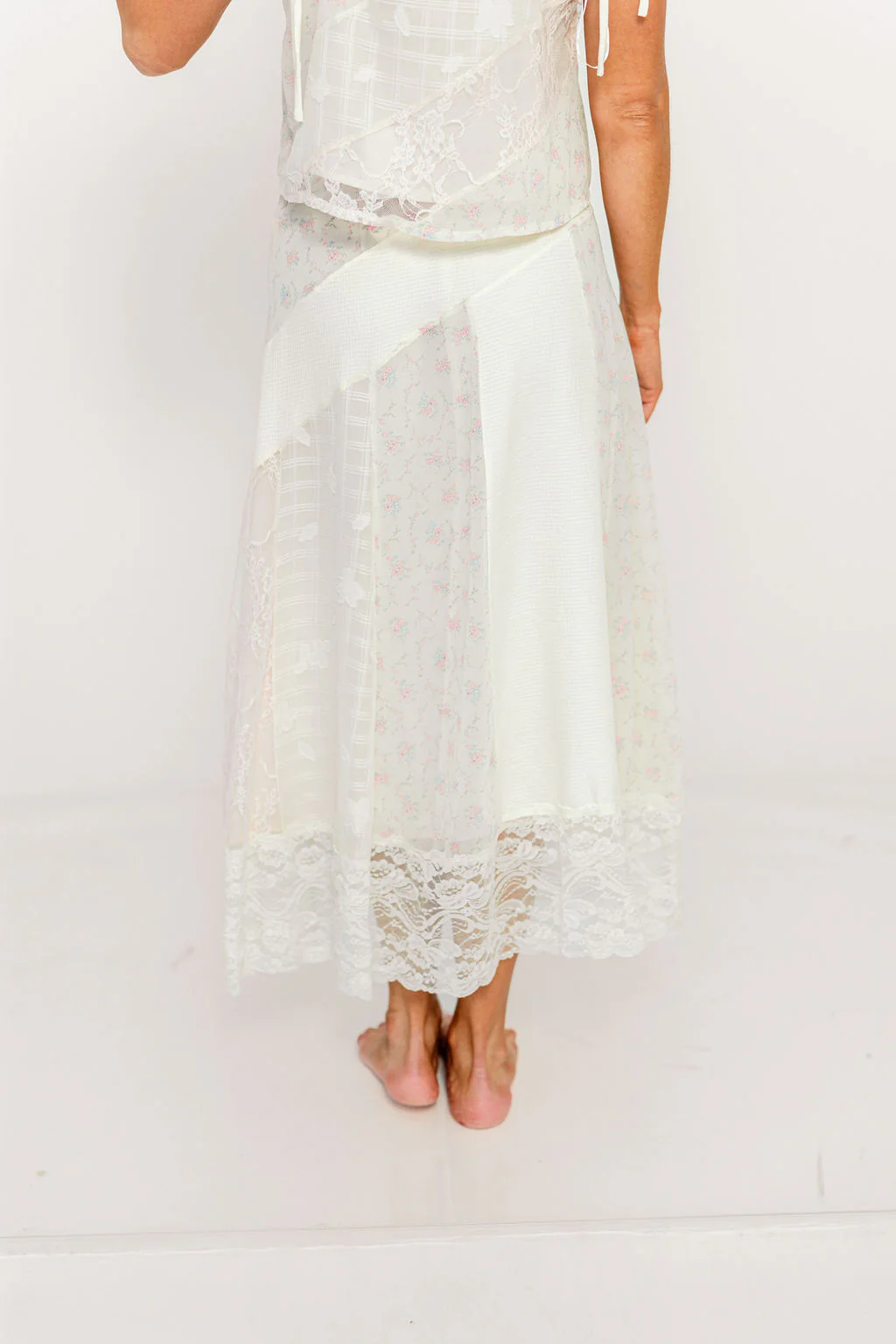 Merritt Floral and Lace Midi Skirt in Cream/Pink - Image 7