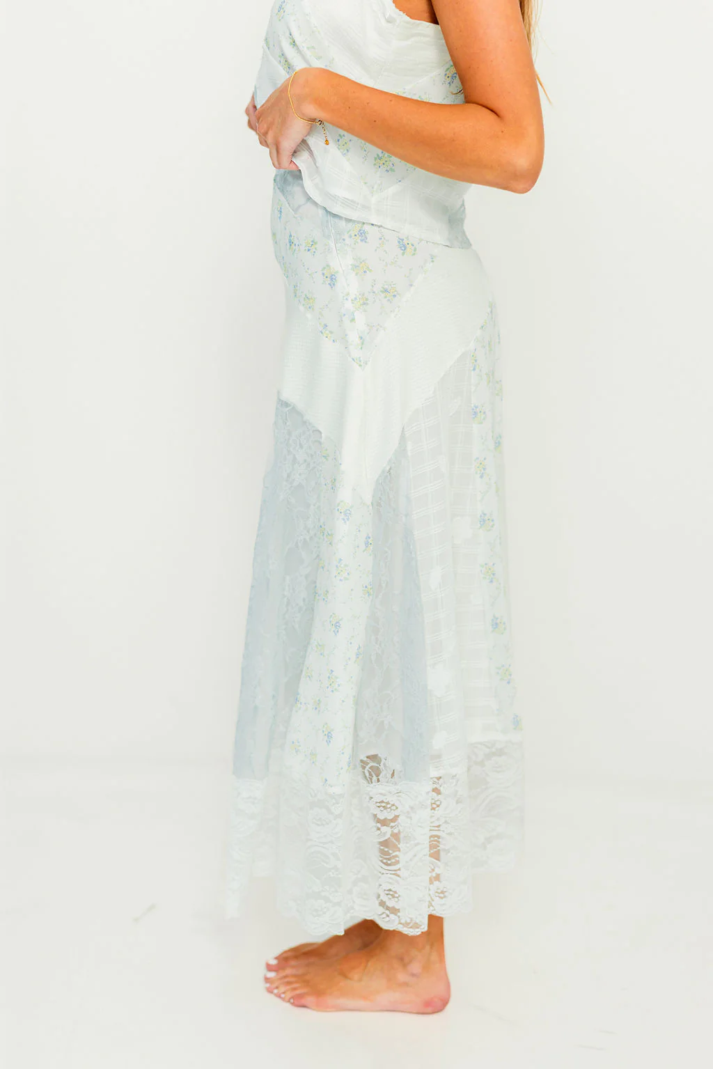 Merritt Floral and Lace Midi Skirt in Ivory/Blue - Image 3