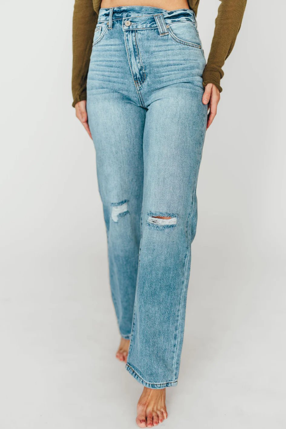 Tiffany 90s High-Rise Crisscross Waist Straight Jeans in Light Wash - Image 4