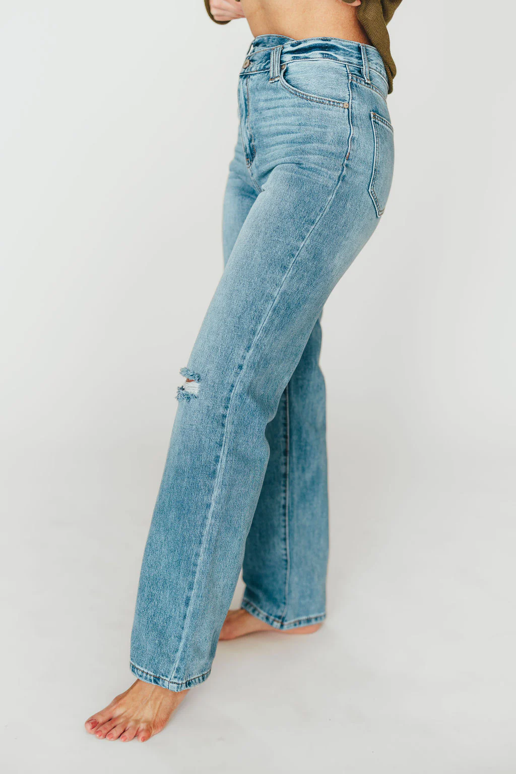 Tiffany 90s High-Rise Crisscross Waist Straight Jeans in Light Wash - Image 7