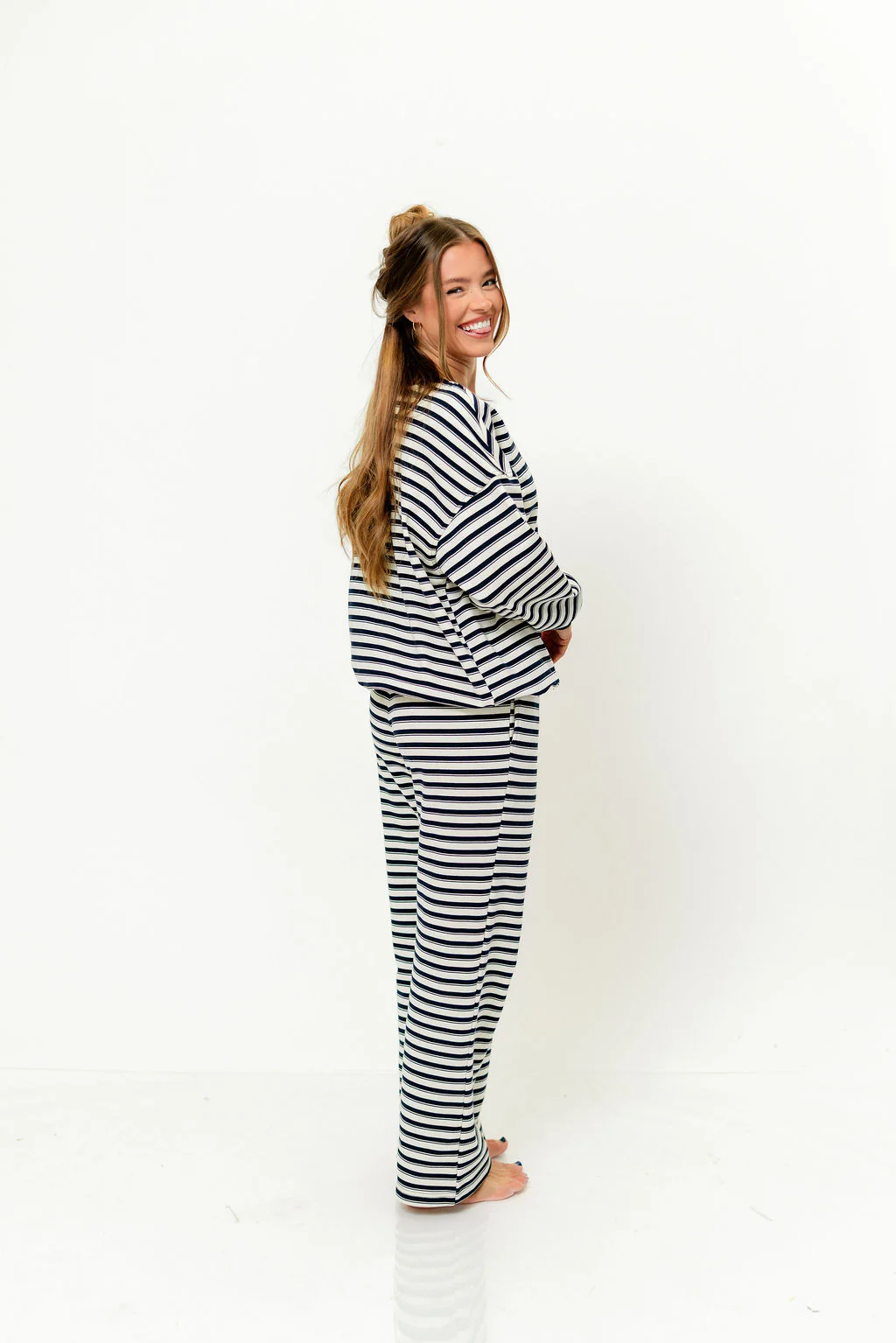Rudie Sweatshirt and Sweatpants Set in Cream/Navy Stripe - Image 4