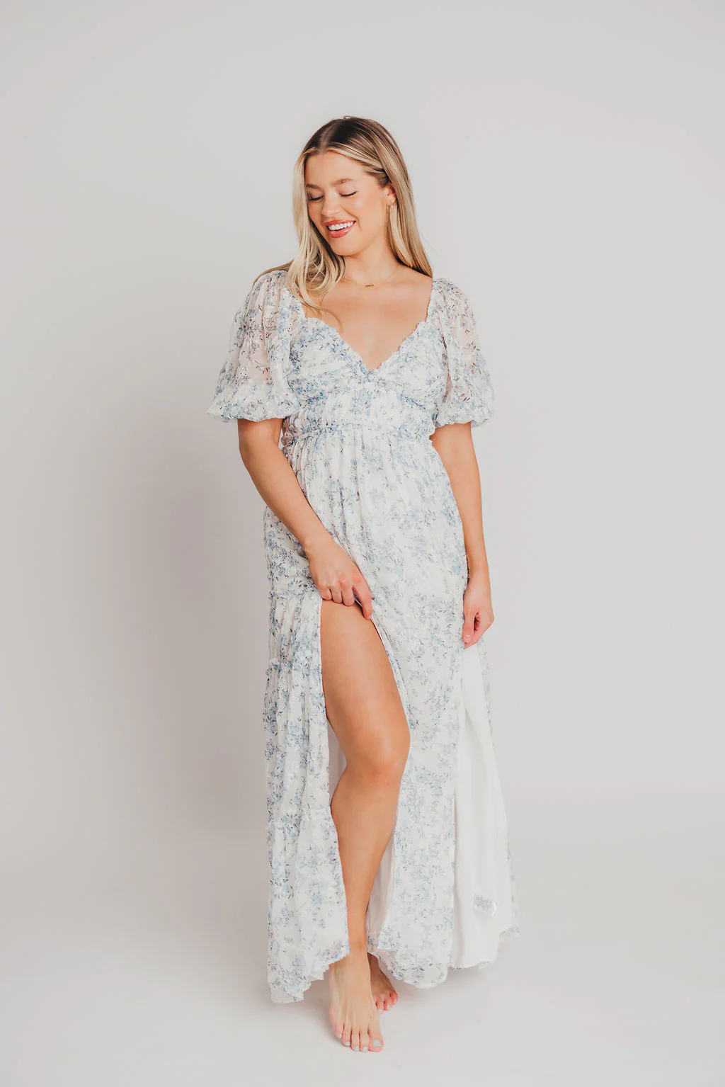 Daphne High Slit Eyelet Detail Maxi Dress in Blue/White Floral - Inclusive Sizing - Image 10