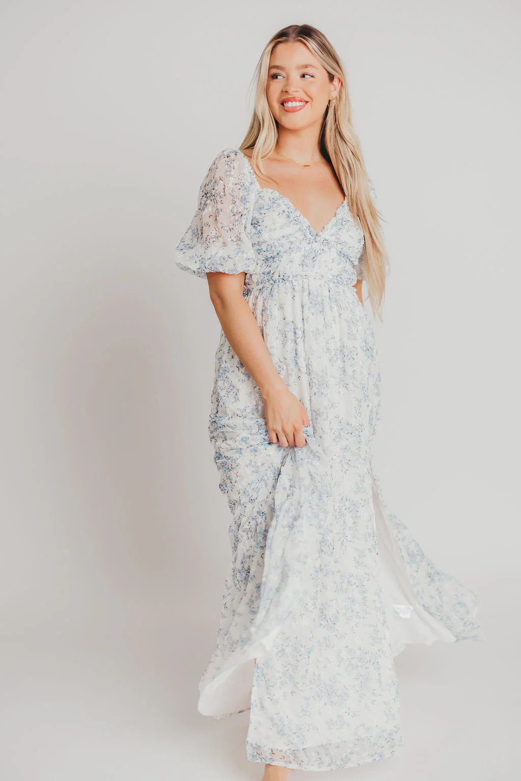 Daphne High Slit Eyelet Detail Maxi Dress in Blue/White Floral - Inclusive Sizing - Image 11