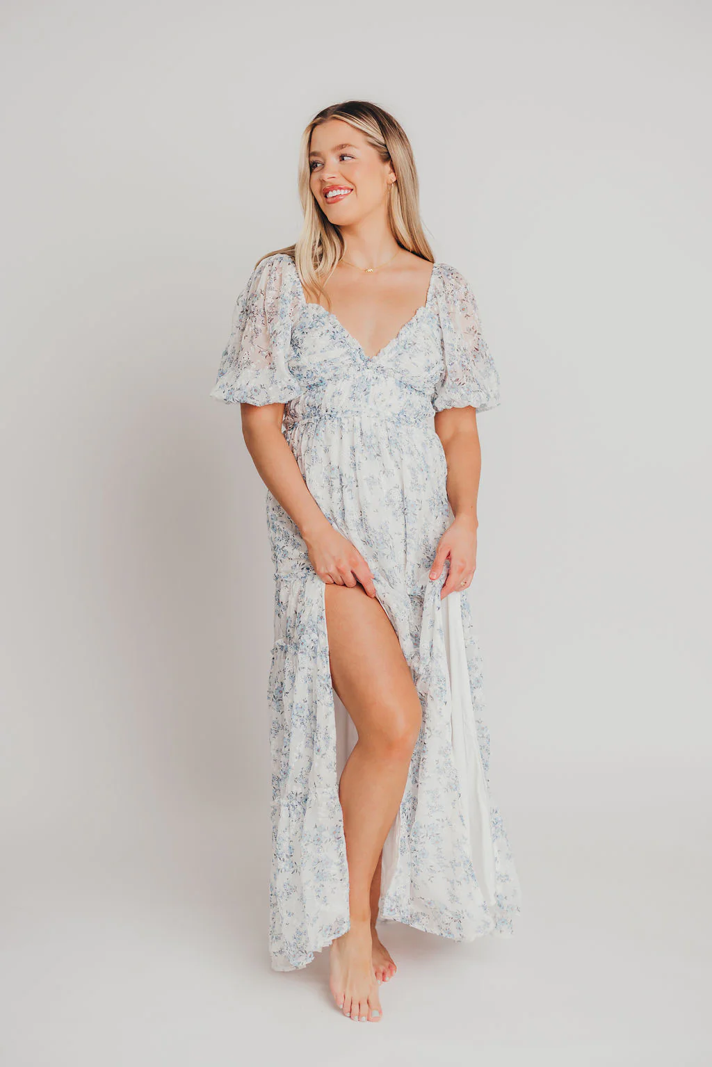 Daphne High Slit Eyelet Detail Maxi Dress in Blue/White Floral - Inclusive Sizing - Image 5