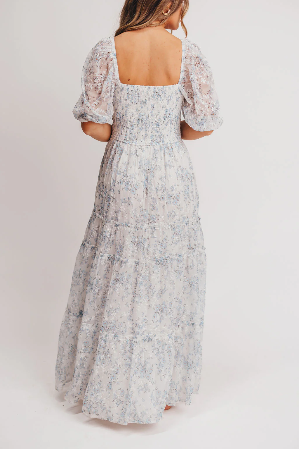 Daphne High Slit Eyelet Detail Maxi Dress in Blue/White Floral - Inclusive Sizing - Image 7